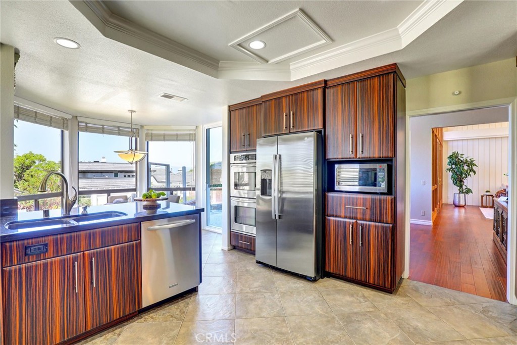 1 Saint Tropez Property Photo 22