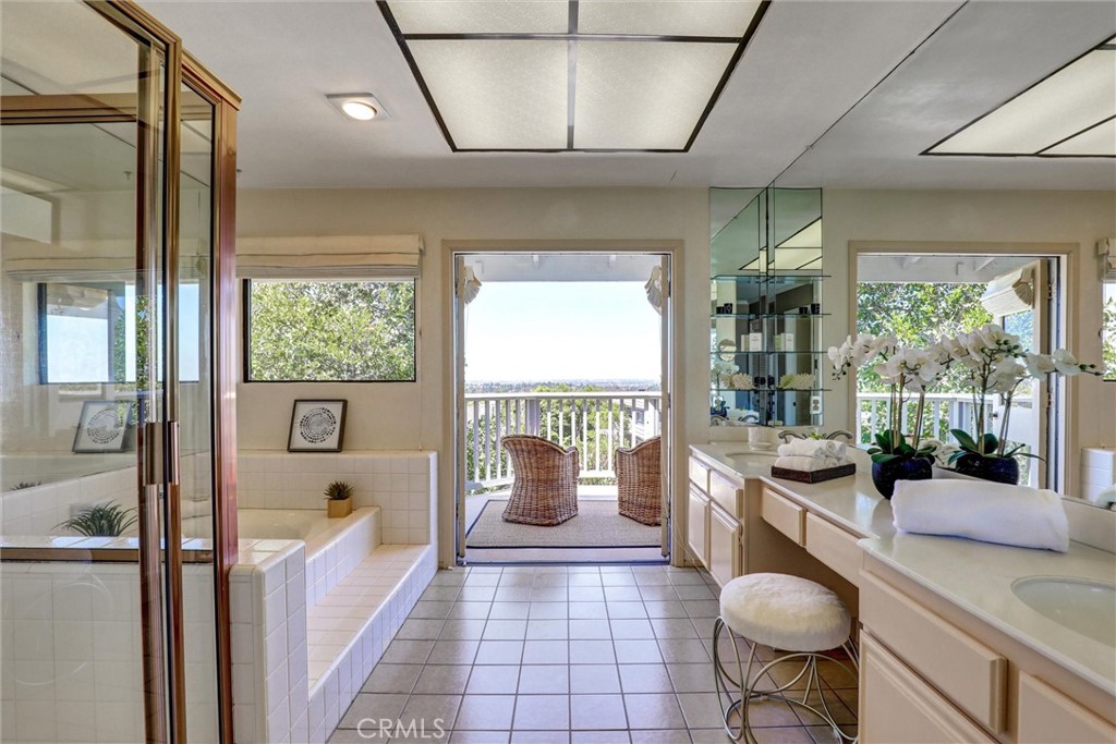 1 Saint Tropez Property Photo 43