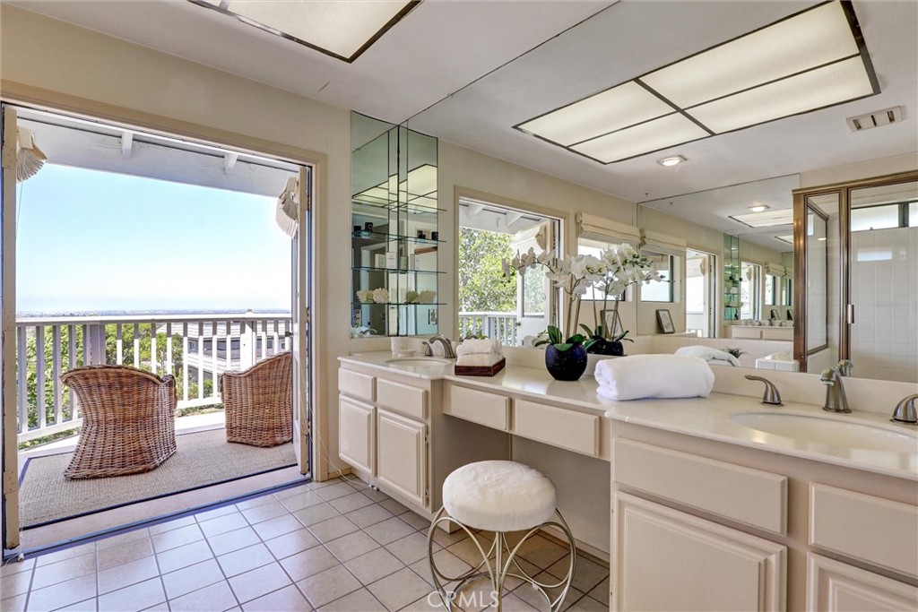 1 Saint Tropez Property Photo 44
