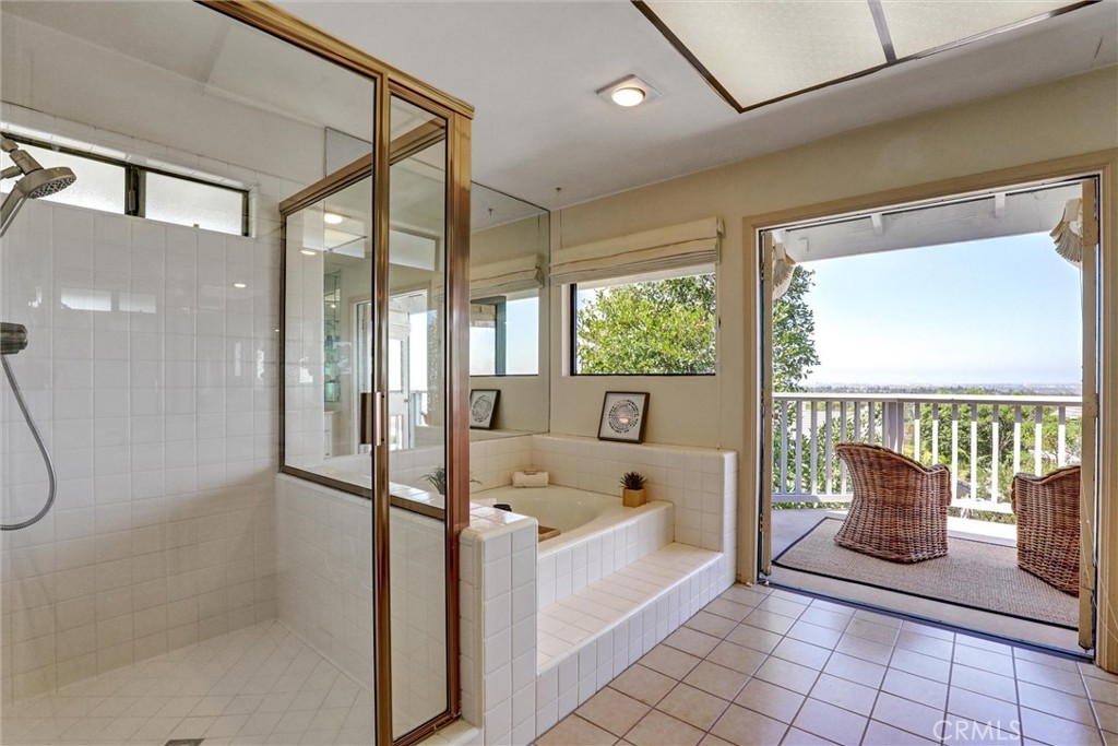 1 Saint Tropez Property Photo 45