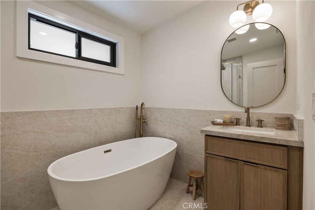 1643 San Ysidro Drive Property Photo 30