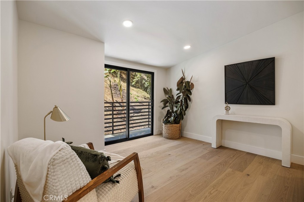 1643 San Ysidro Drive Property Photo 36