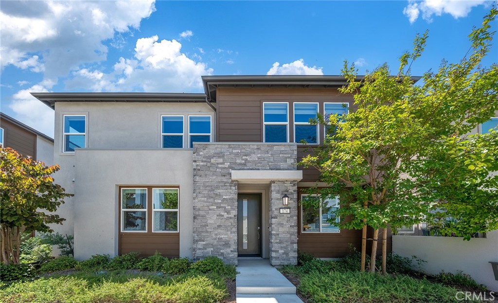 174 Sash Property Photo 1