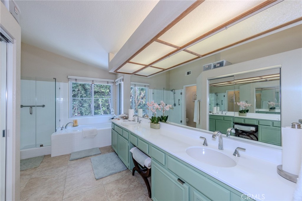 5505 Green Hollow Lane Property Photo 13