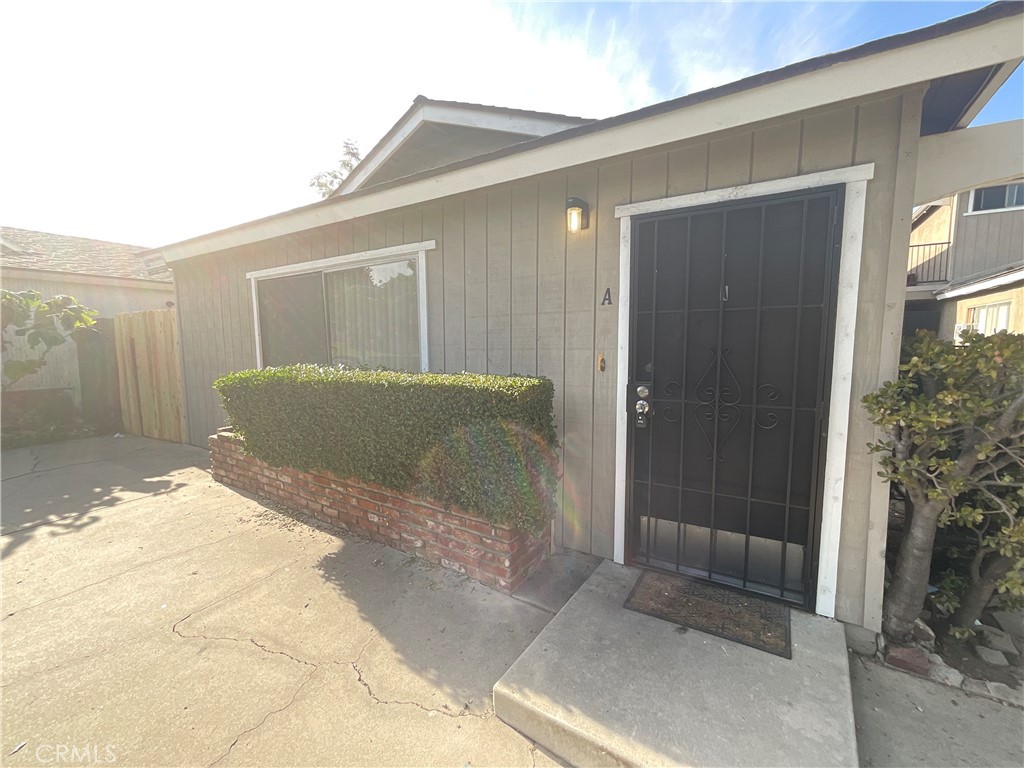 2672 Milton Avenue A Property Photo 2