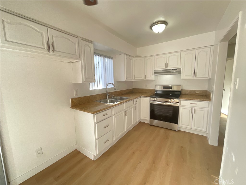 2672 Milton Avenue A Property Photo 9