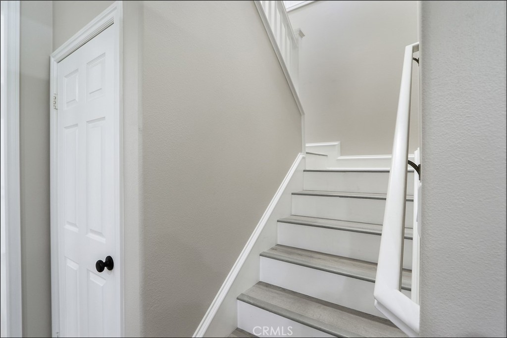 9 Picket Property Photo 6