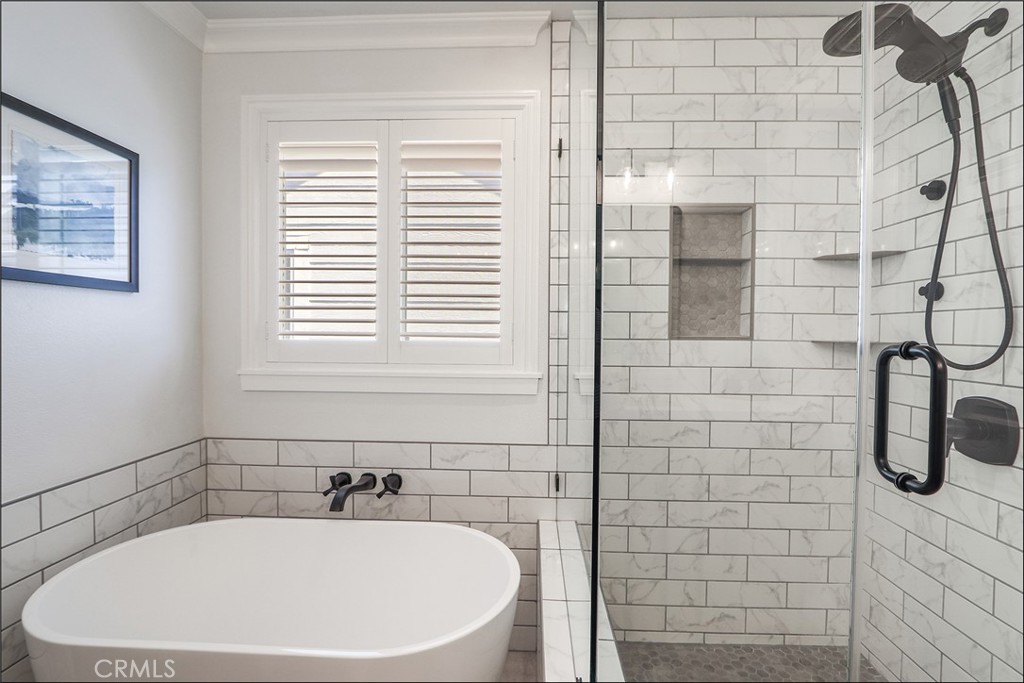 9 Picket Property Photo 8