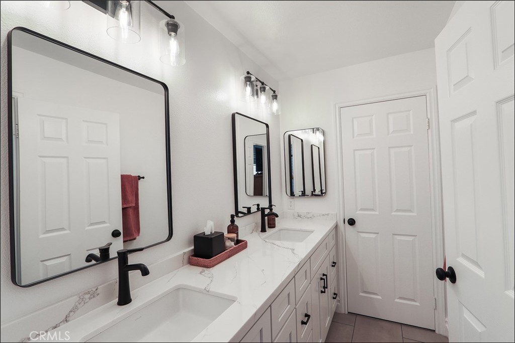 9 Picket Property Photo 9
