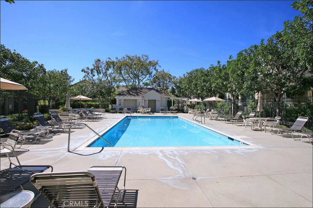 9 Picket Property Photo 12