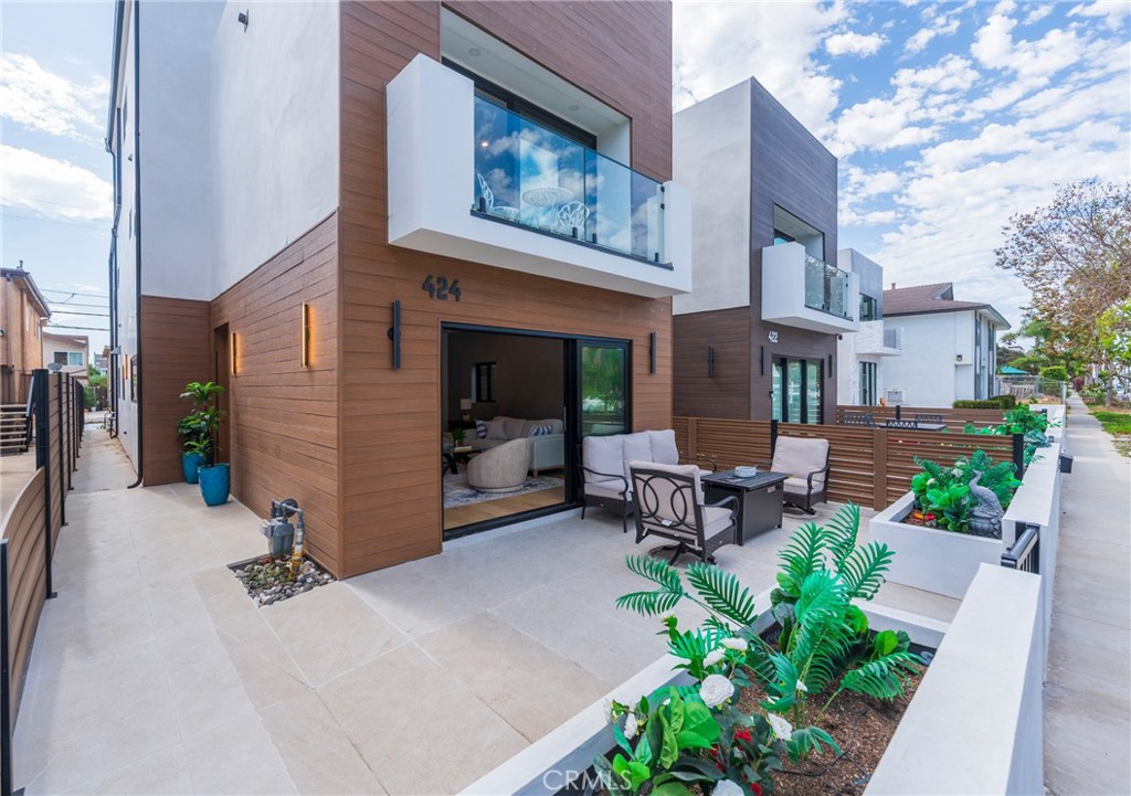 424 20th Property Photo 4
