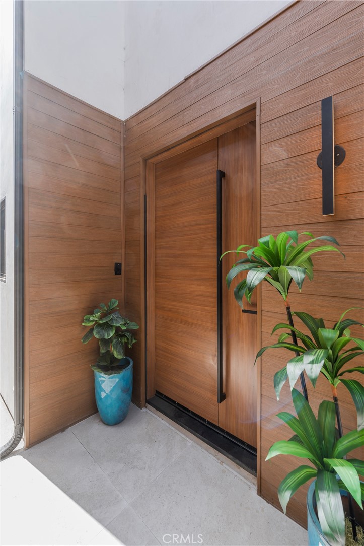 424 20th Property Photo 6