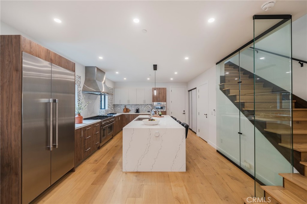 424 20th Property Photo 8