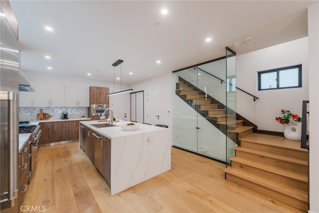 424 20th Property Photo 10