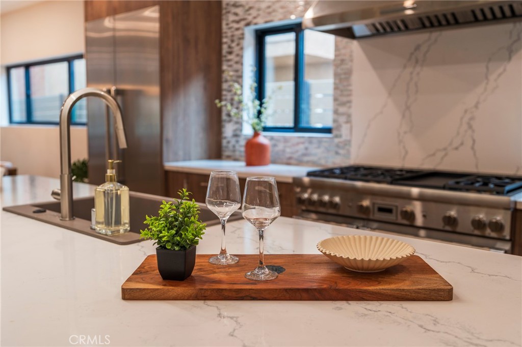 424 20th Property Photo 11