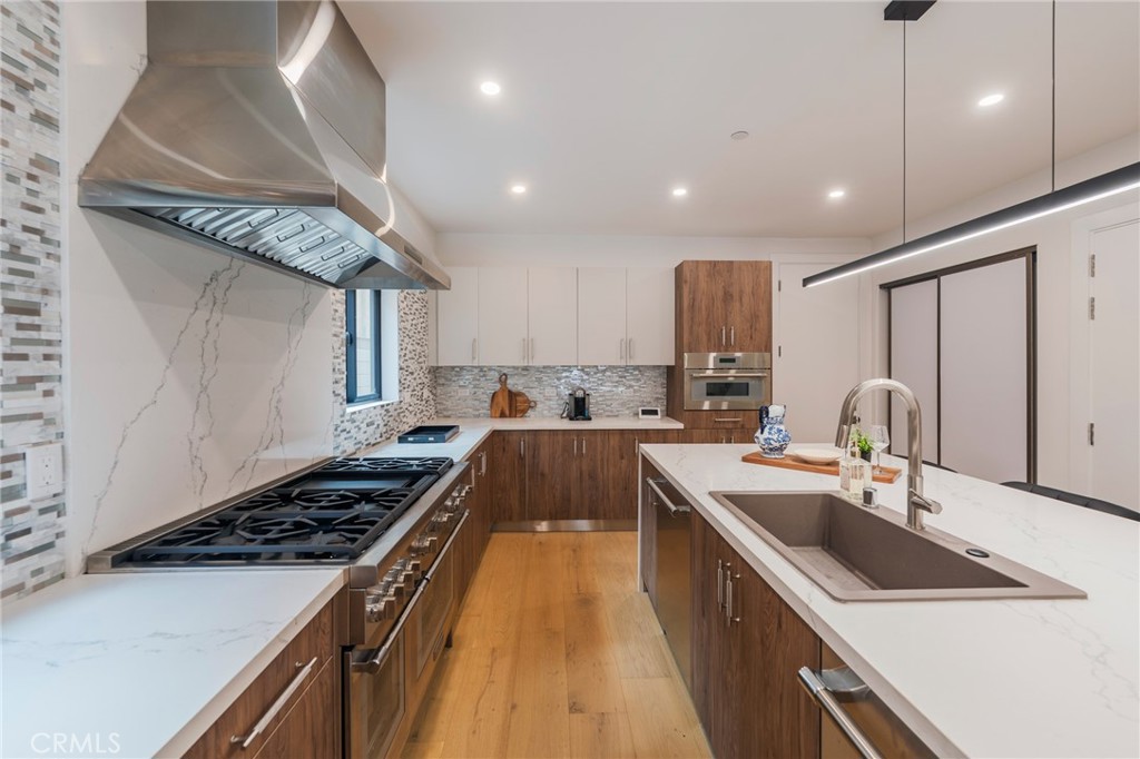 424 20th Property Photo 13