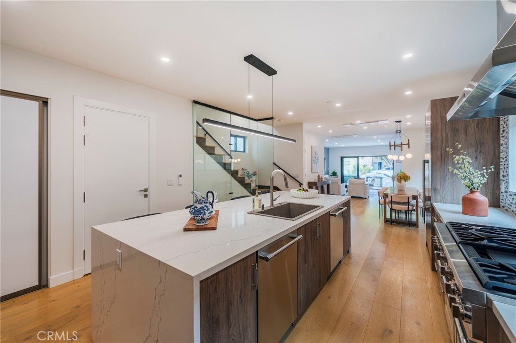 424 20th Property Photo 15