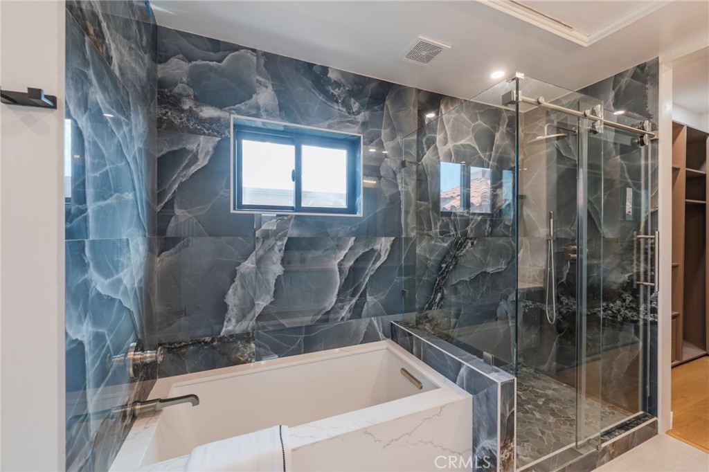424 20th Property Photo 24