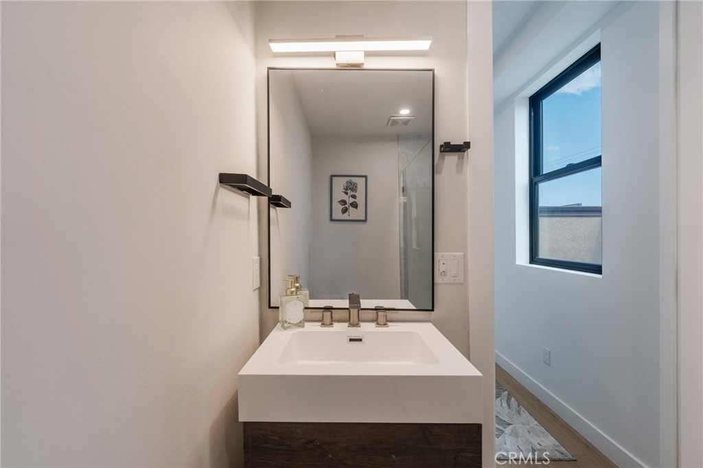 424 20th Property Photo 31