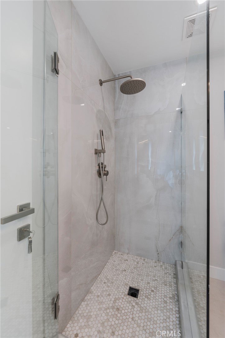 424 20th Property Photo 32