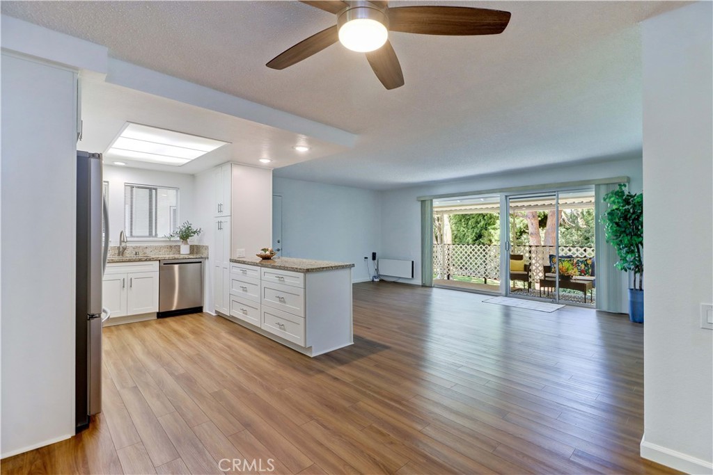 2251 Via Mariposa E O Property Photo 10