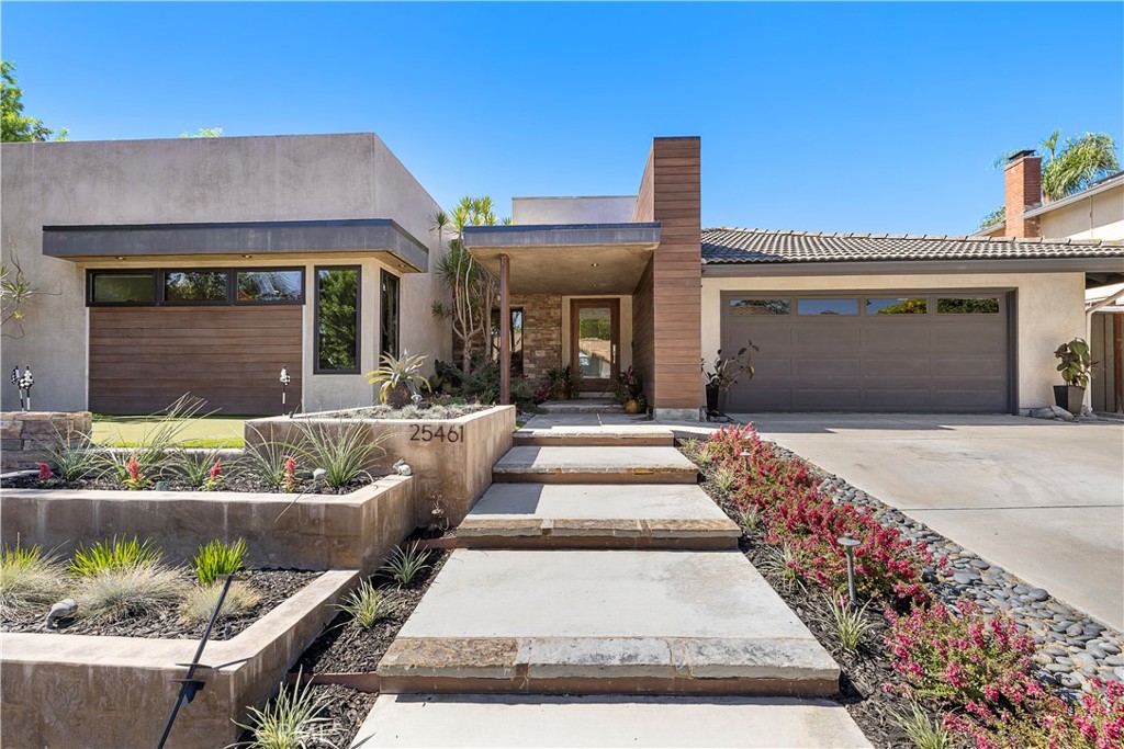 25461 Posada Property Photo 5