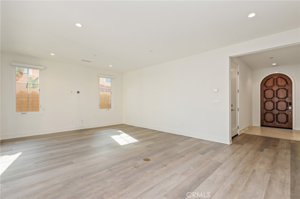 148 Villa Rdg Property Photo 3