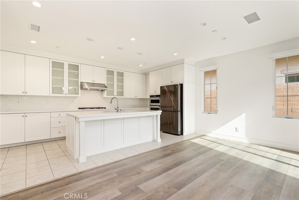 148 Villa Rdg Property Photo 6