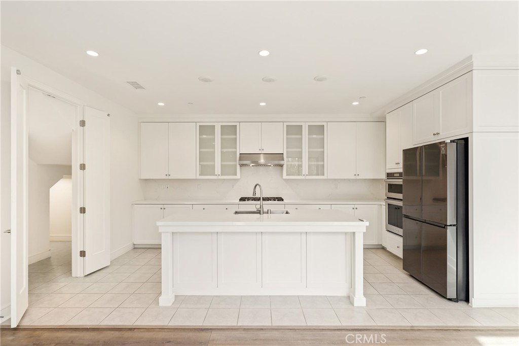 148 Villa Rdg Property Photo 7