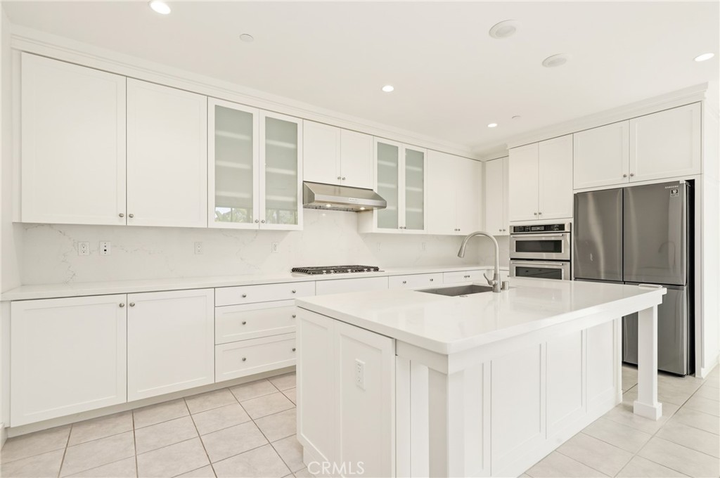 148 Villa Rdg Property Photo 8