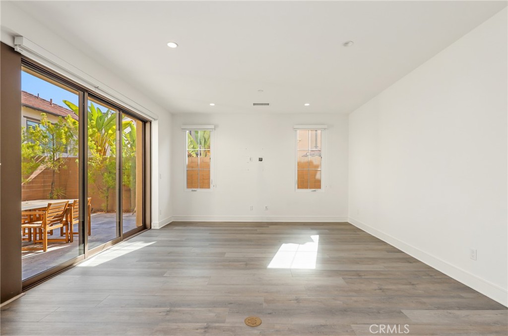 148 Villa Rdg Property Photo 11