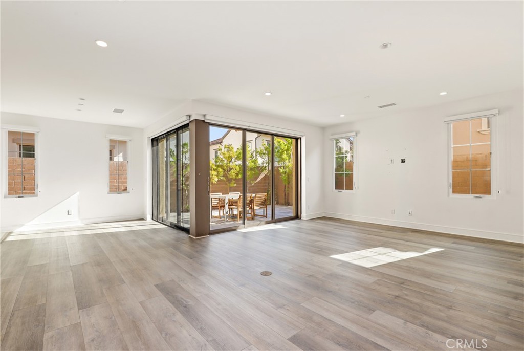 148 Villa Rdg Property Photo 12