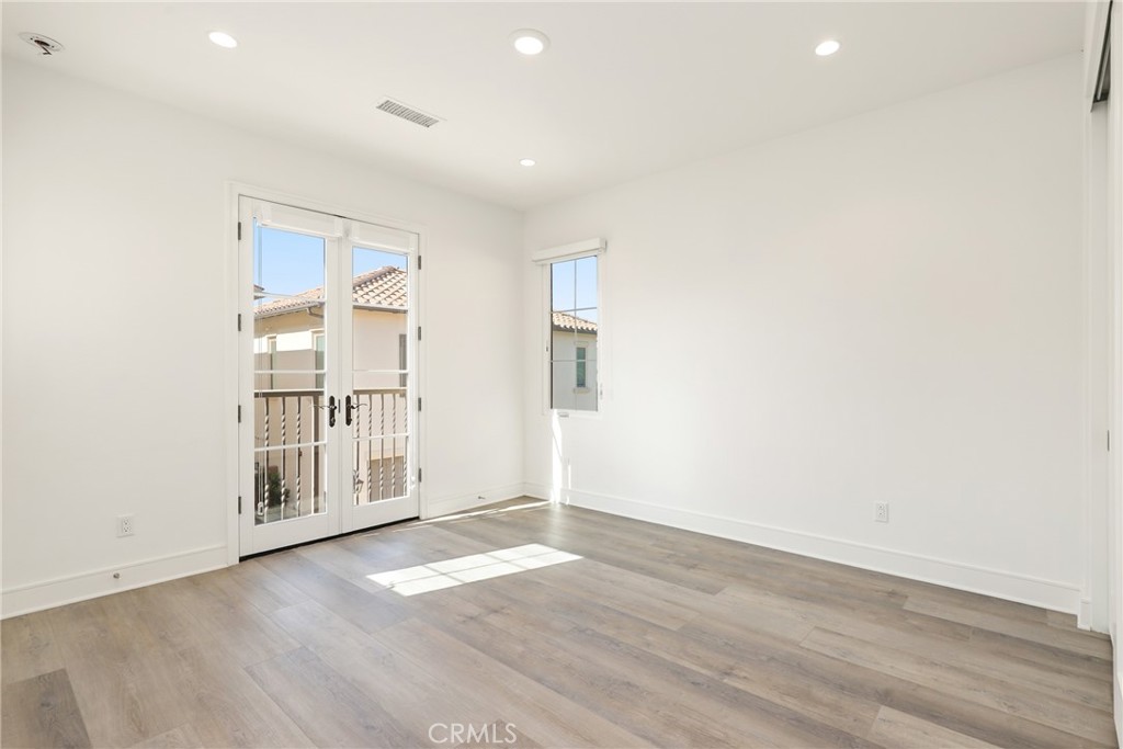 148 Villa Rdg Property Photo 22