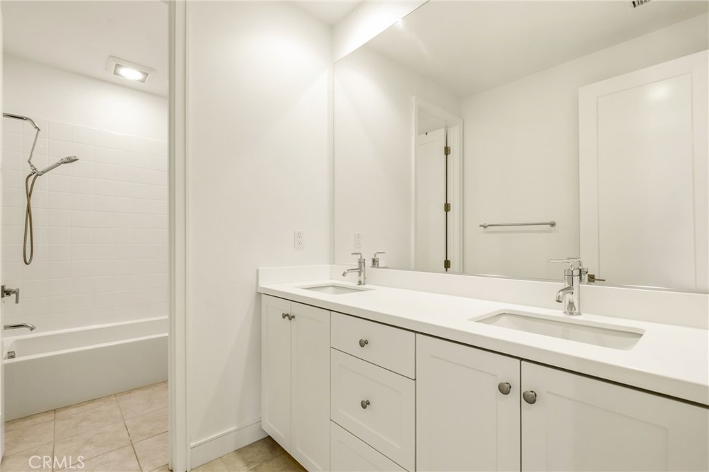 148 Villa Rdg Property Photo 24
