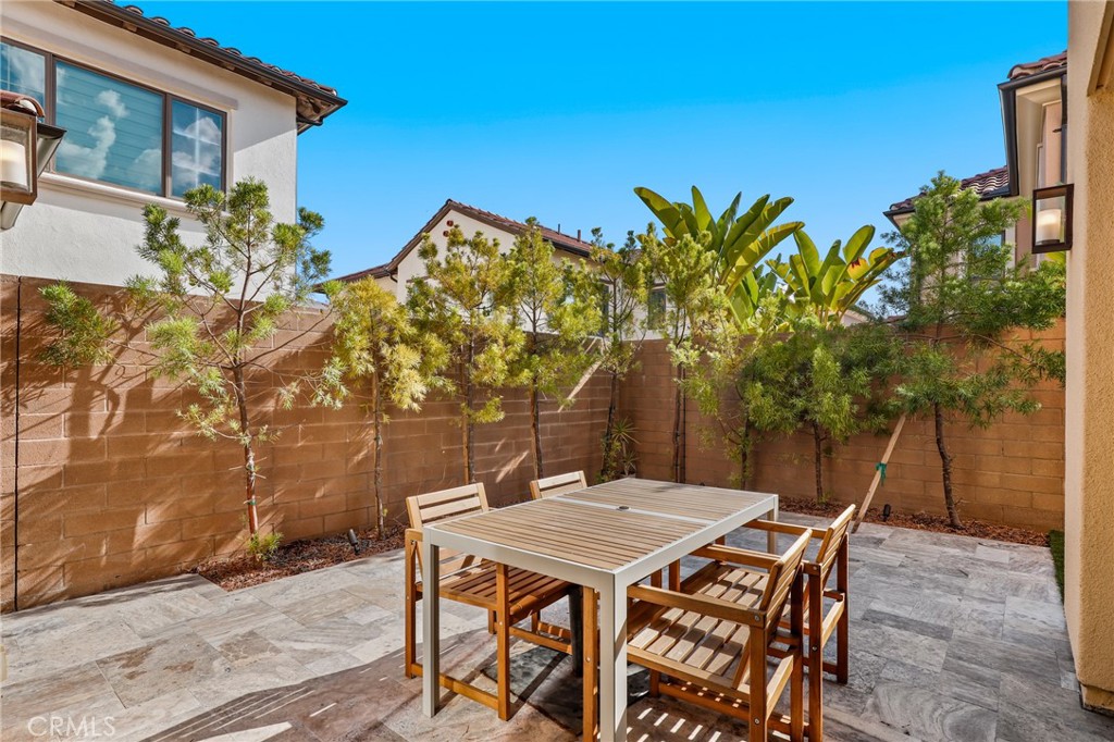 148 Villa Rdg Property Photo 31