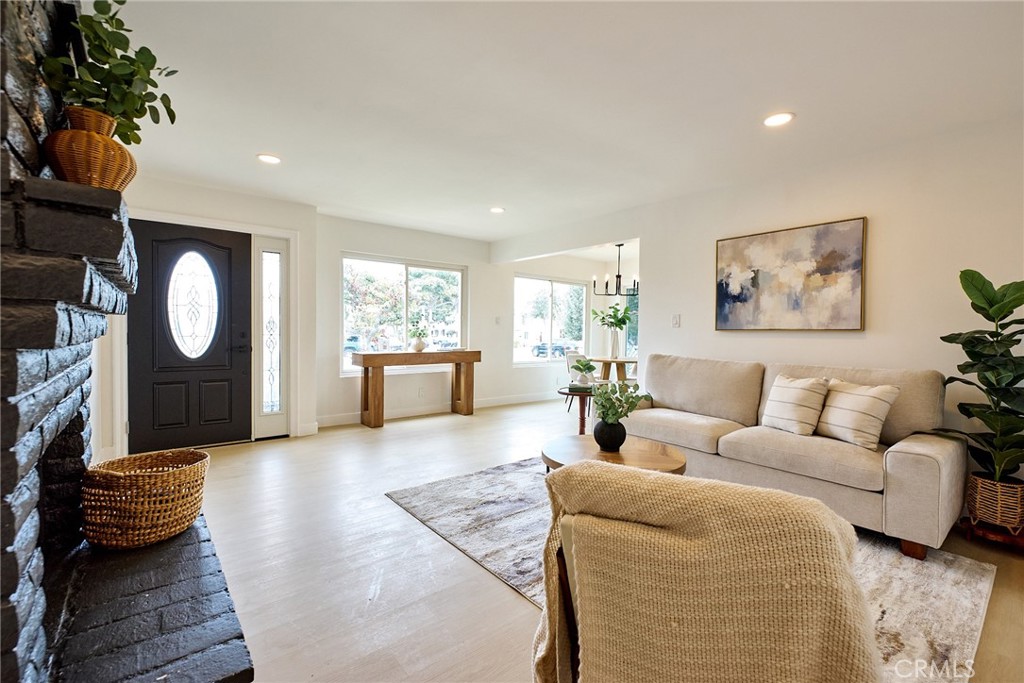 14625 Kingsdale Avenue Property Photo 3