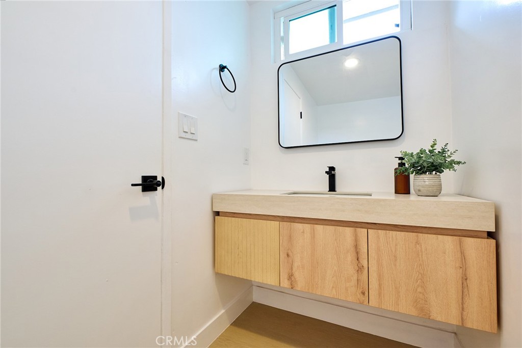 14625 Kingsdale Avenue Property Photo 10