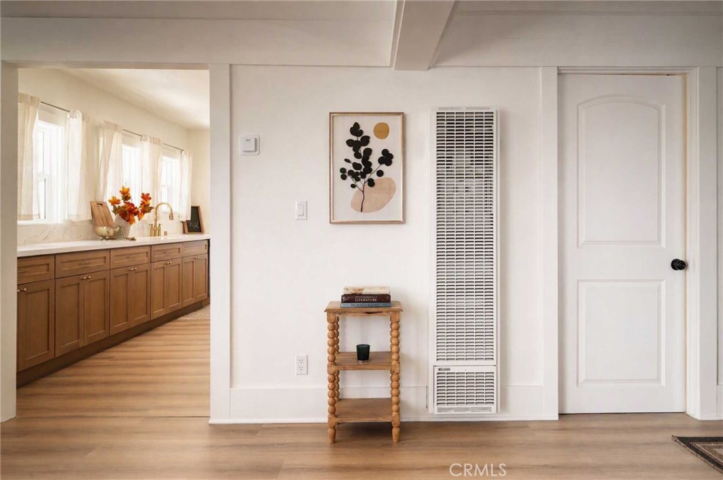 5215 S Van Ness Property Photo 11