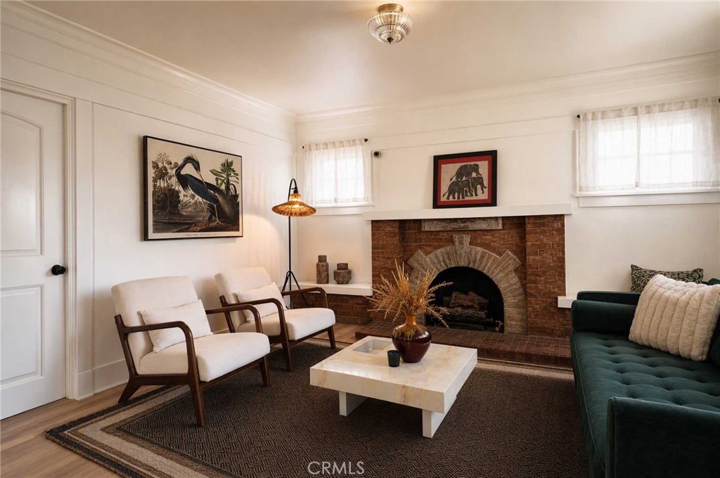 5215 S Van Ness Property Photo 12