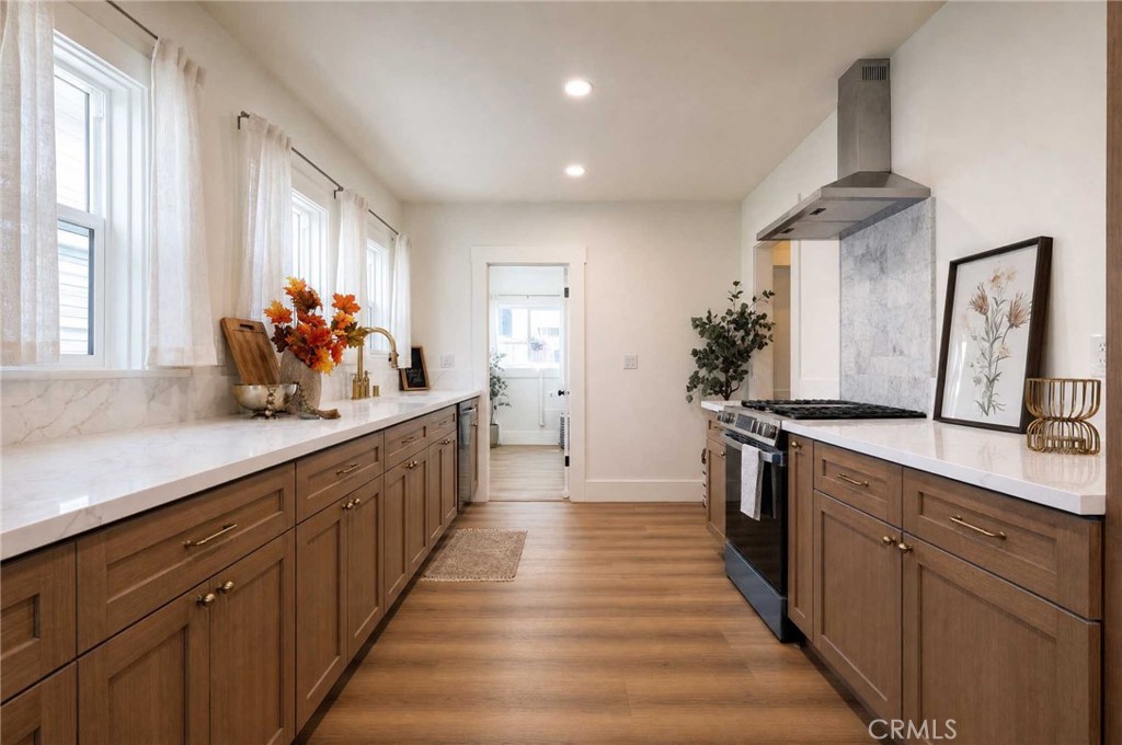 5215 S Van Ness Property Photo 20