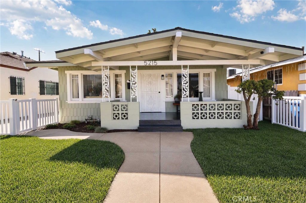 5215 S Van Ness Property Photo 22