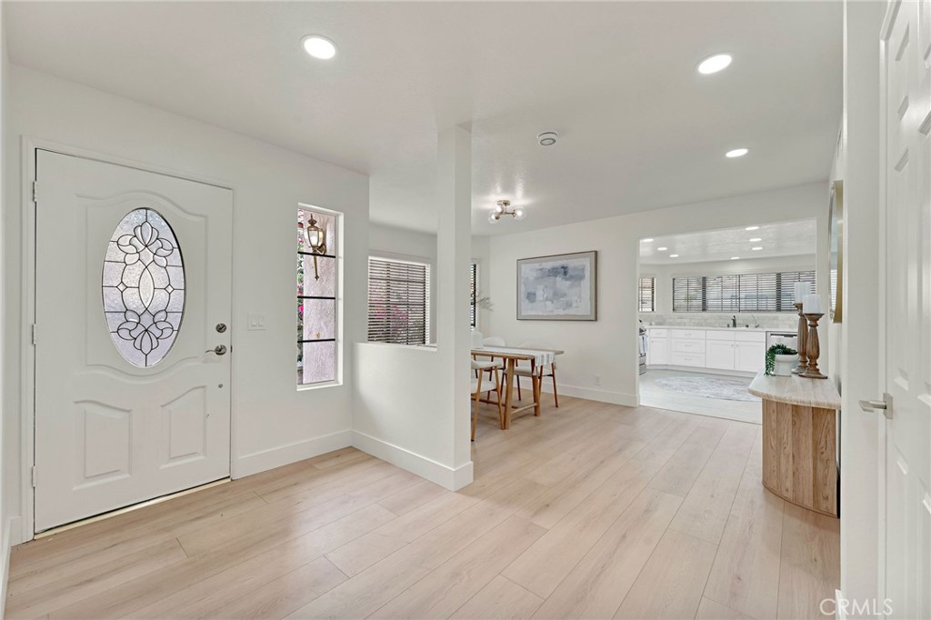 28404 Buena Vis Property Photo 5