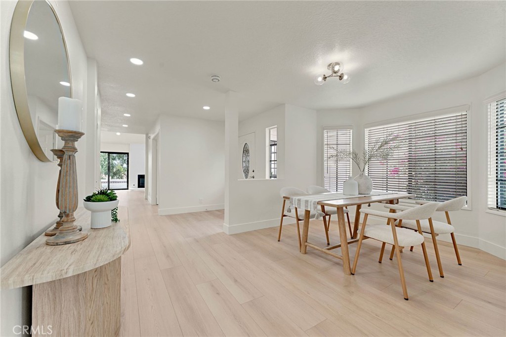 28404 Buena Vis Property Photo 8