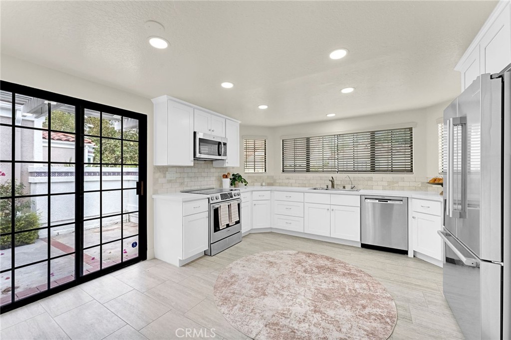 28404 Buena Vis Property Photo 10