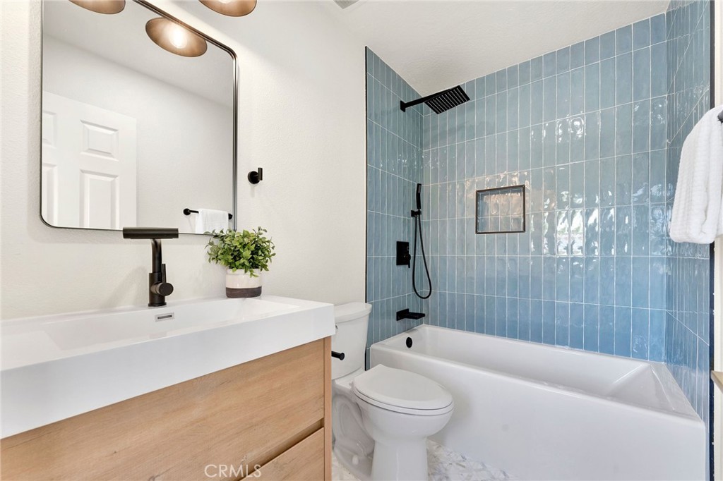 28404 Buena Vis Property Photo 37