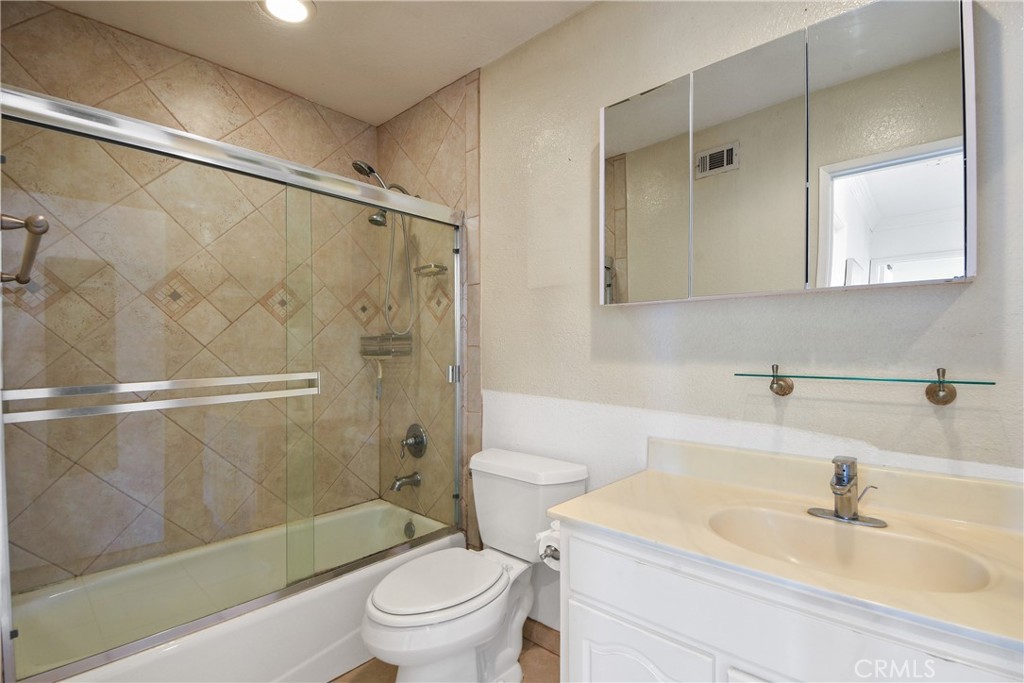 141 Oxford Property Photo 16