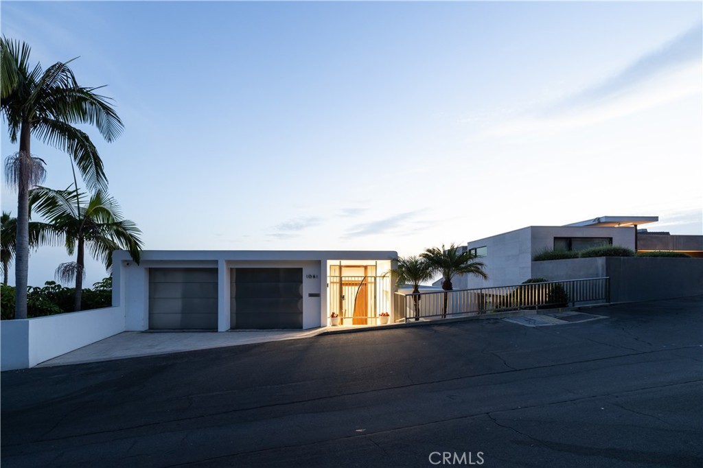1061 Skyline Property Photo 3