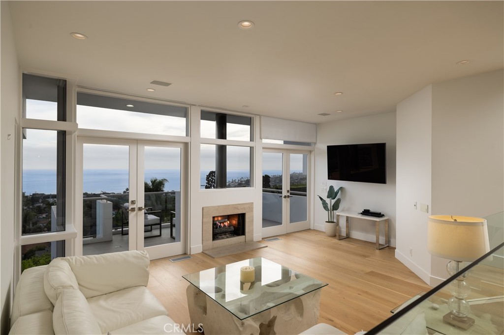 1061 Skyline Property Photo 6