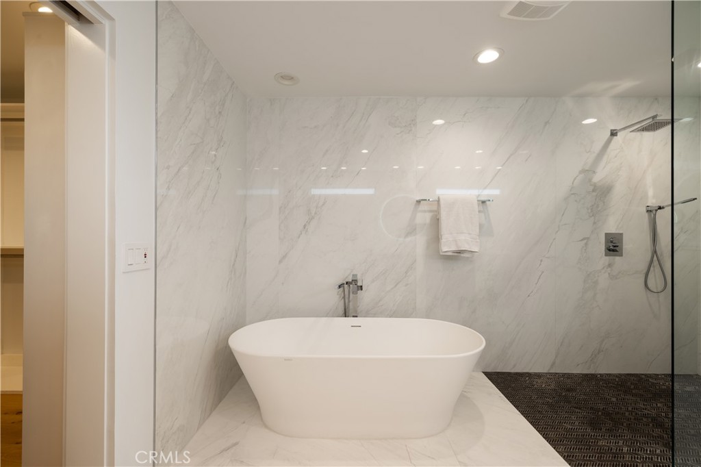 1061 Skyline Property Photo 23