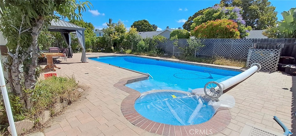 2114 Rhonda Property Photo 1